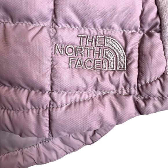 TNF Thermoball Quilted Insulated Hooded Softshell Vest in Purple Women's Small - Picture 14 of 15